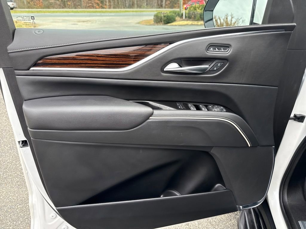 Certified 2022 Cadillac Escalade ESV Premium Luxury image 16