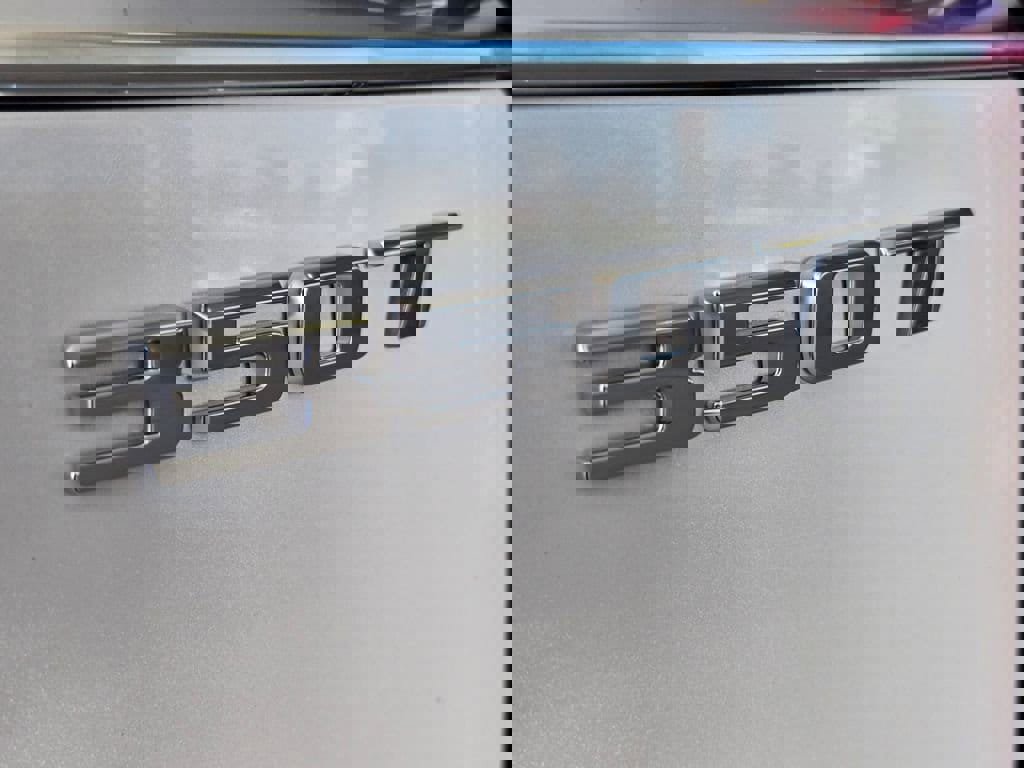 New 2025 Cadillac XT6 Luxury image 12