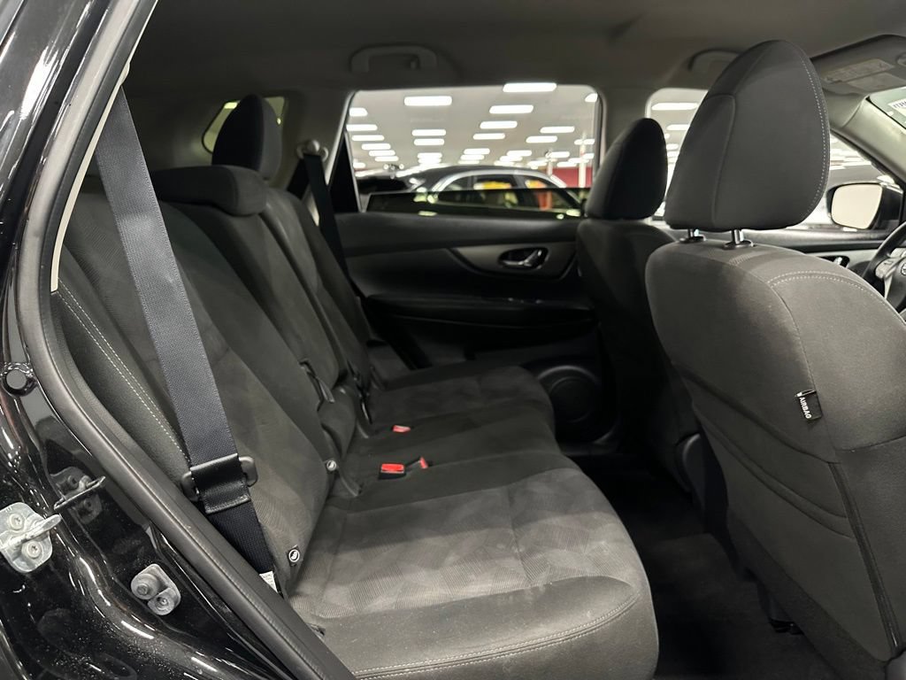 Used 2016 Nissan Rogue S w/ Appearance Package FWD image 28