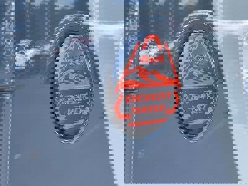 Used 2024 Jeep Gladiator Mojave w/ Technology Group image 15