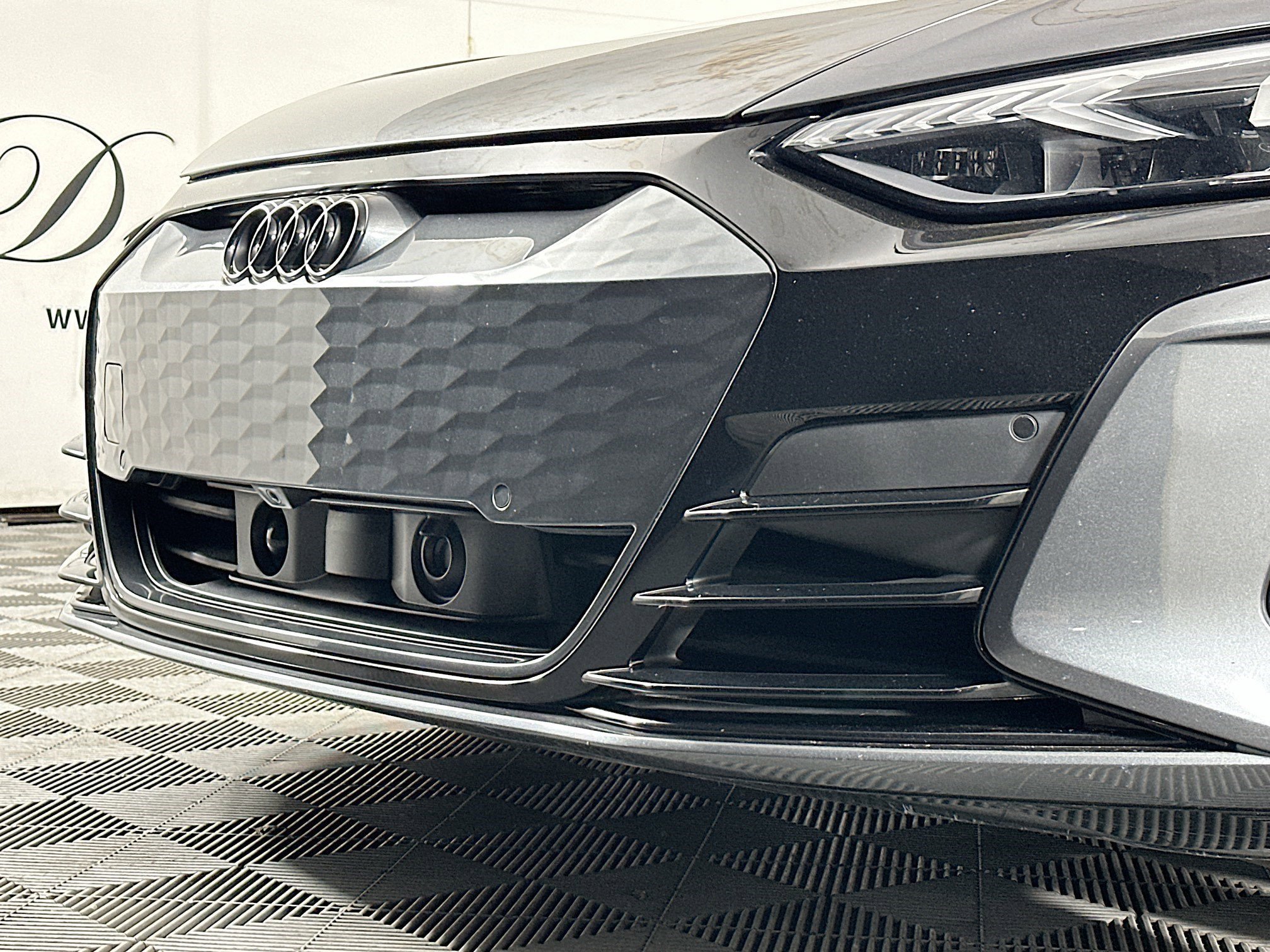 Used 2024 Audi e-tron GT Premium Plus image 32