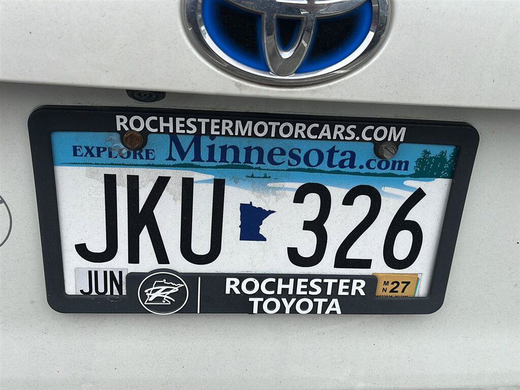Used 2022 Toyota RAV4 XLE Premium AWD/4WD image 21