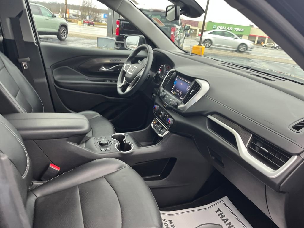 Used 2024 GMC Terrain SLT w/ Tech Package image 33