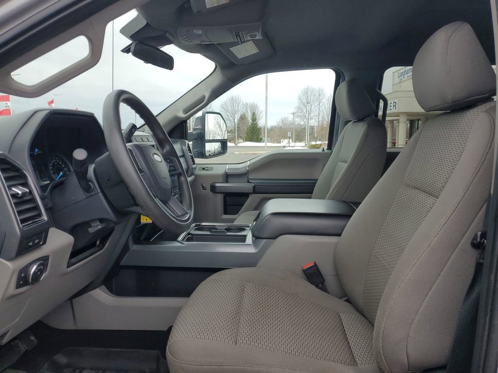 Used 2021 Ford F450 XLT w/ XLT Premium Package image 8