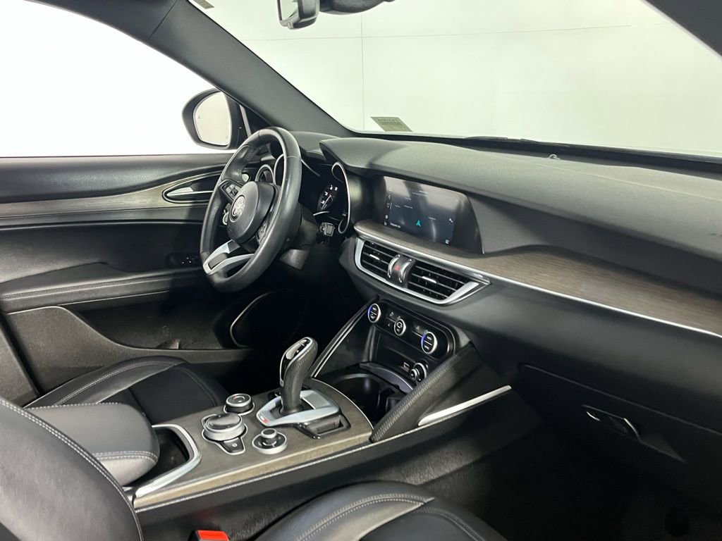 Used 2022 Alfa Romeo Stelvio Ti image 35