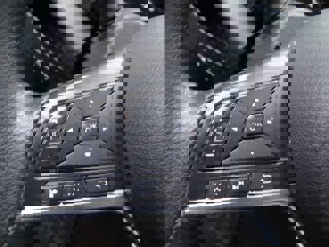 Used 2020 Nissan Kicks SV w/ Exterior Package image 13