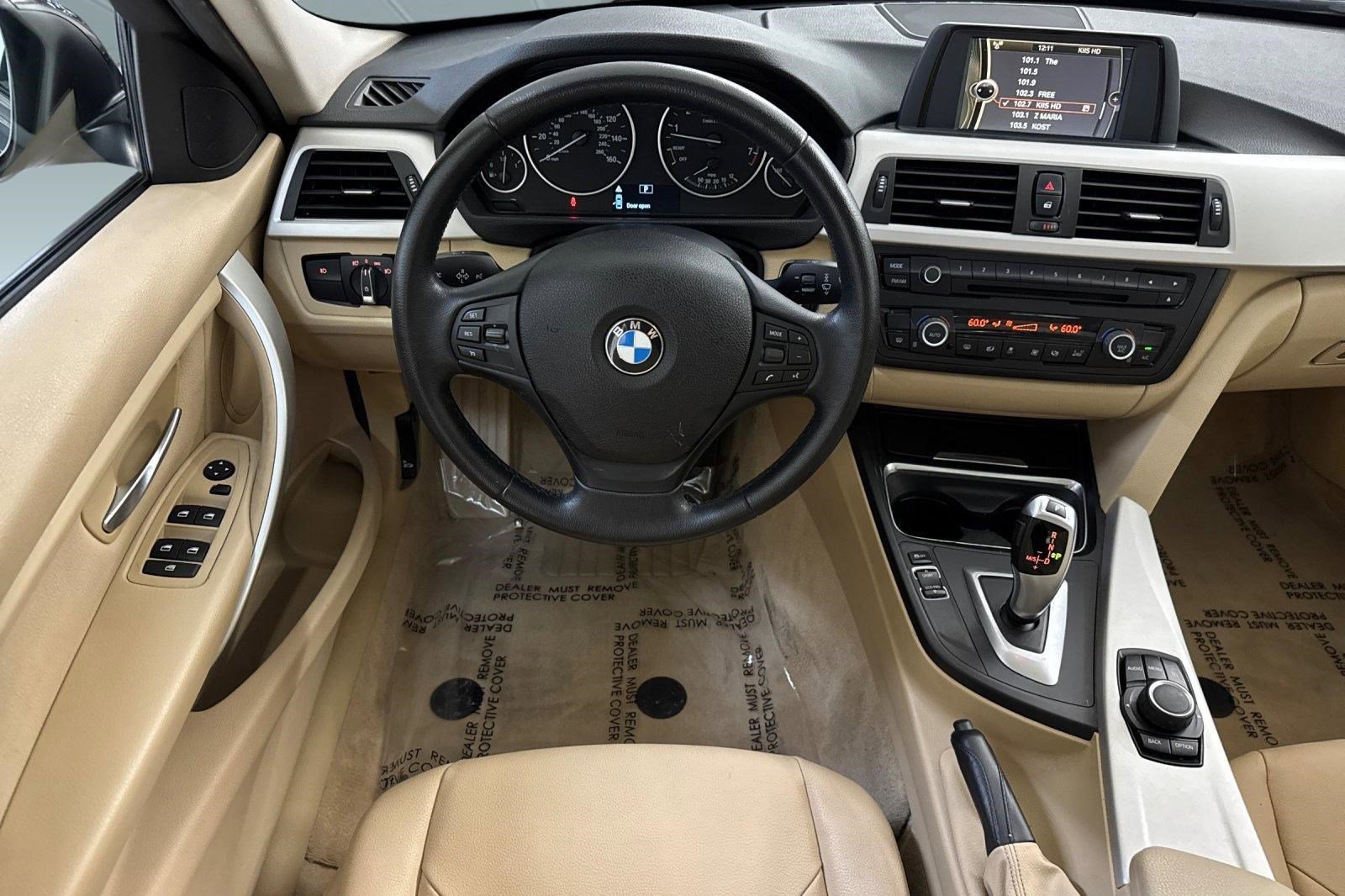 Used 2013 BMW 320i Sedan RWD image 26