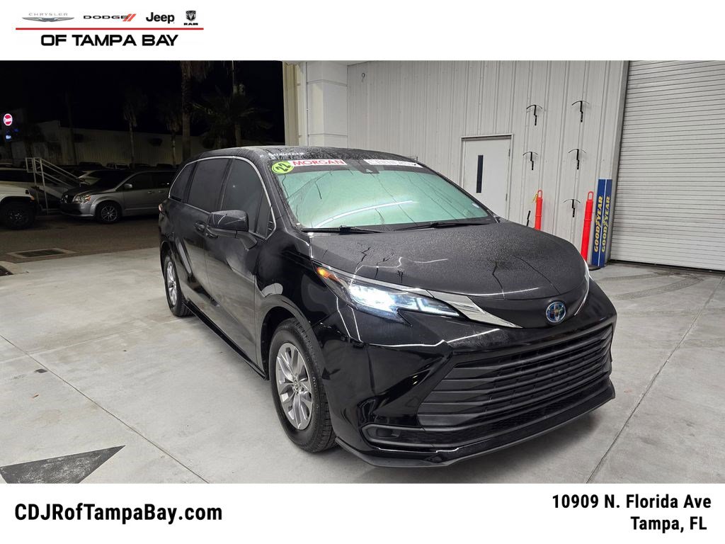 Used 2022 Toyota Sienna LE