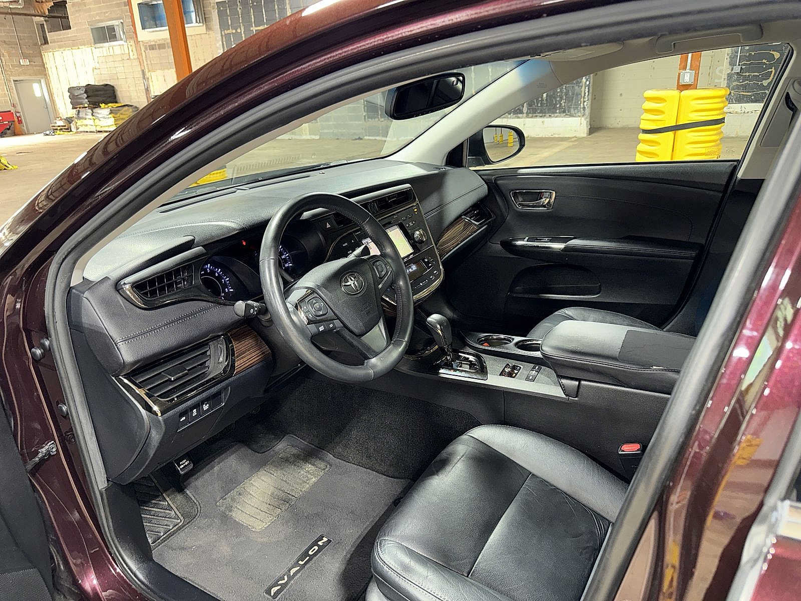 Used 2015 Toyota Avalon XLE Touring FWD image 29