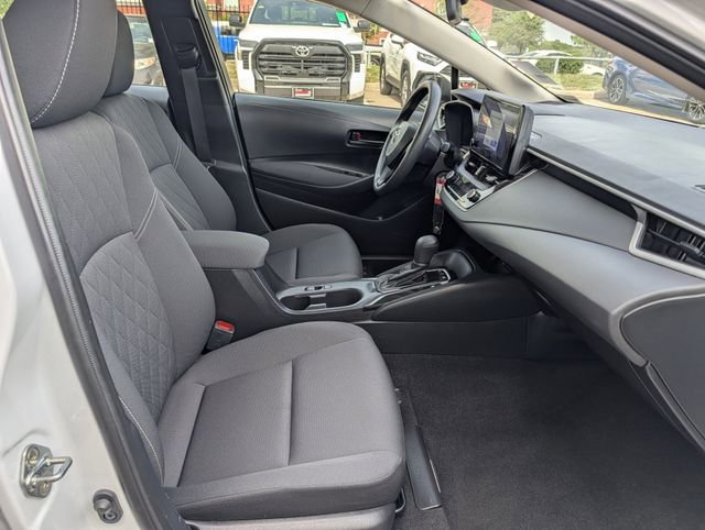 Used 2025 Toyota Corolla LE FWD image 31