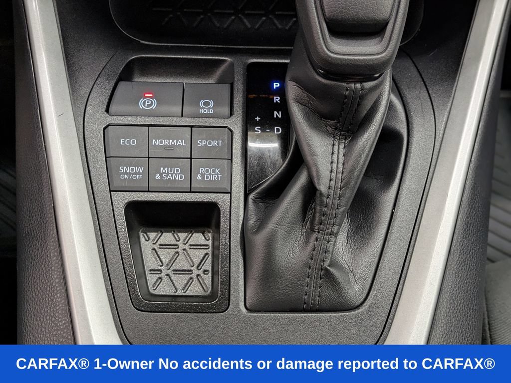 Used 2025 Toyota RAV4 XLE AWD/4WD image 8