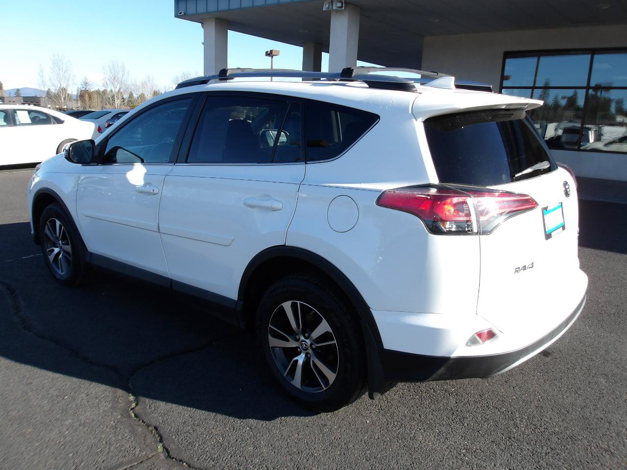 Used 2017 Toyota RAV4 XLE w/ Plus Extra Value Package AWD/4WD image 3