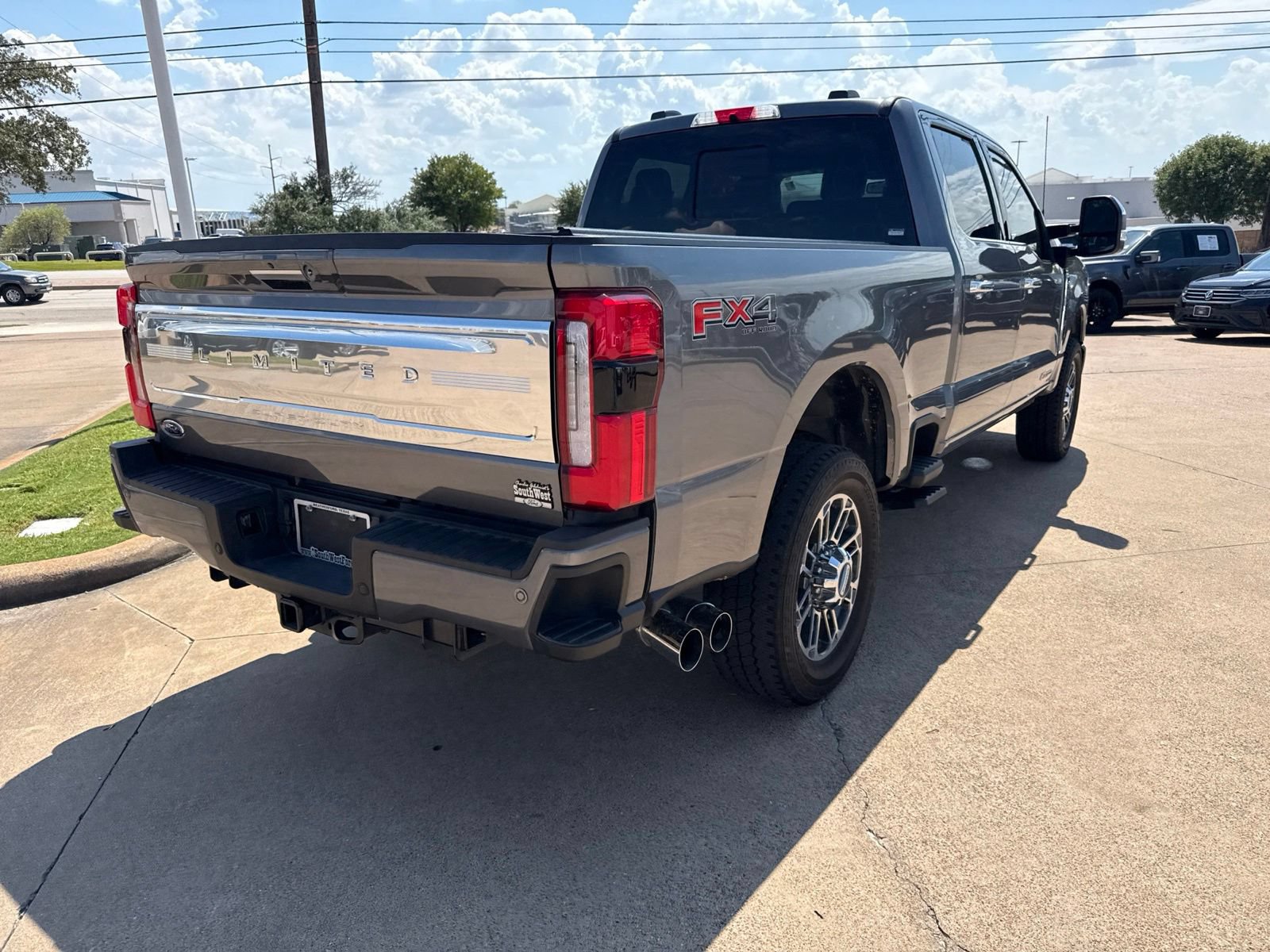 Used 2024 Ford F350 Limited w/ FX4 Off-Road Package AWD/4WD image 7