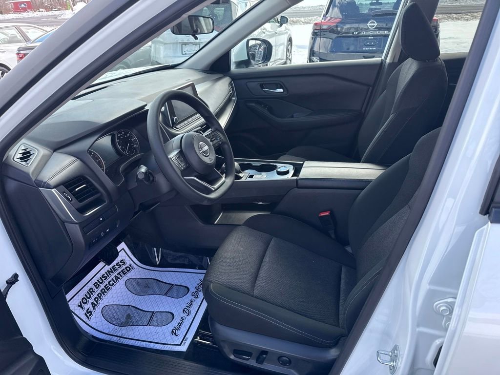 Certified 2024 Nissan Rogue SV image 18
