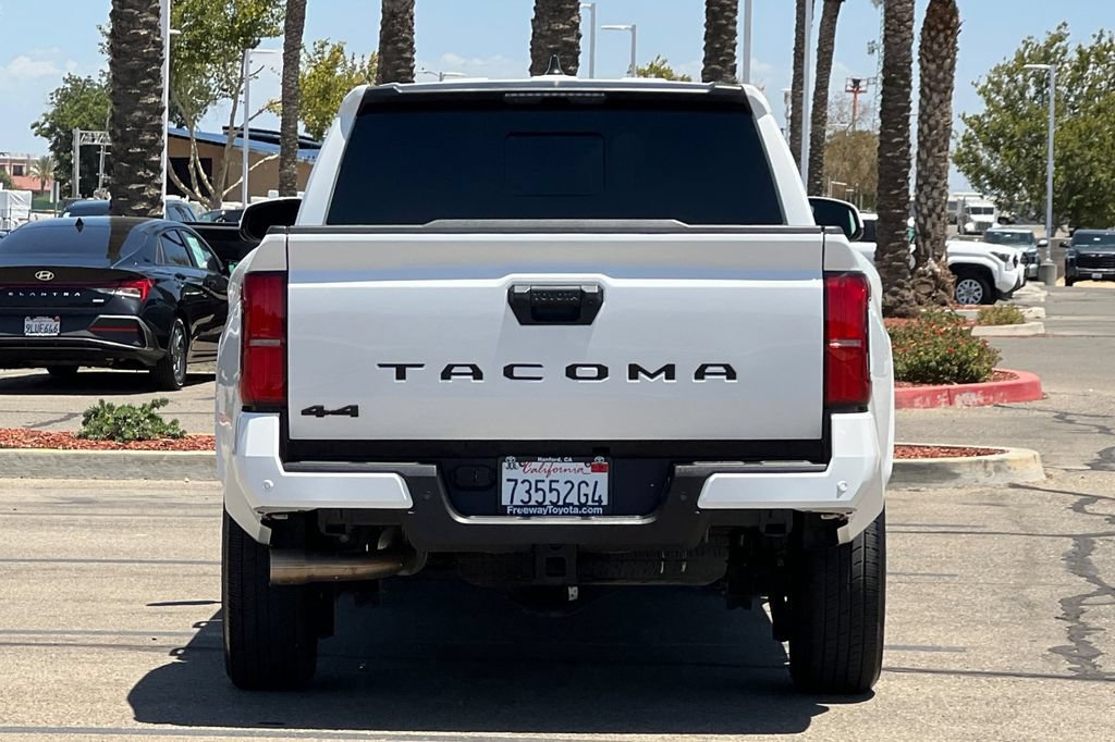 Certified 2025 Toyota Tacoma SR5 w/ SR5 Upgrade Package AWD/4WD image 6