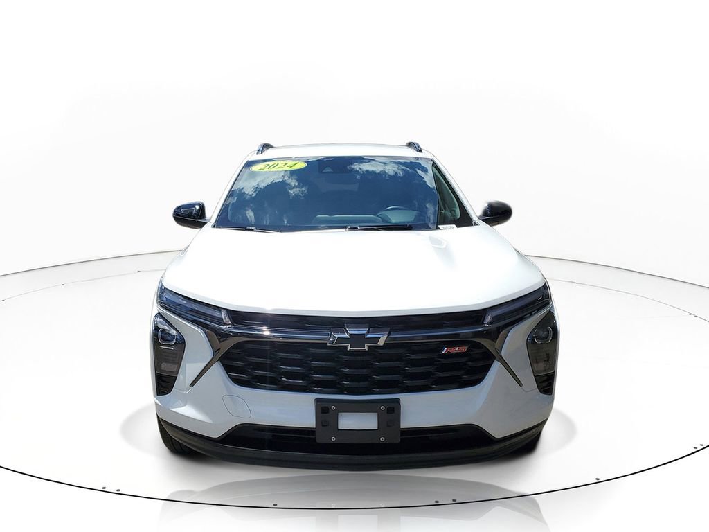 Used 2024 Chevrolet Trax RS FWD image 2