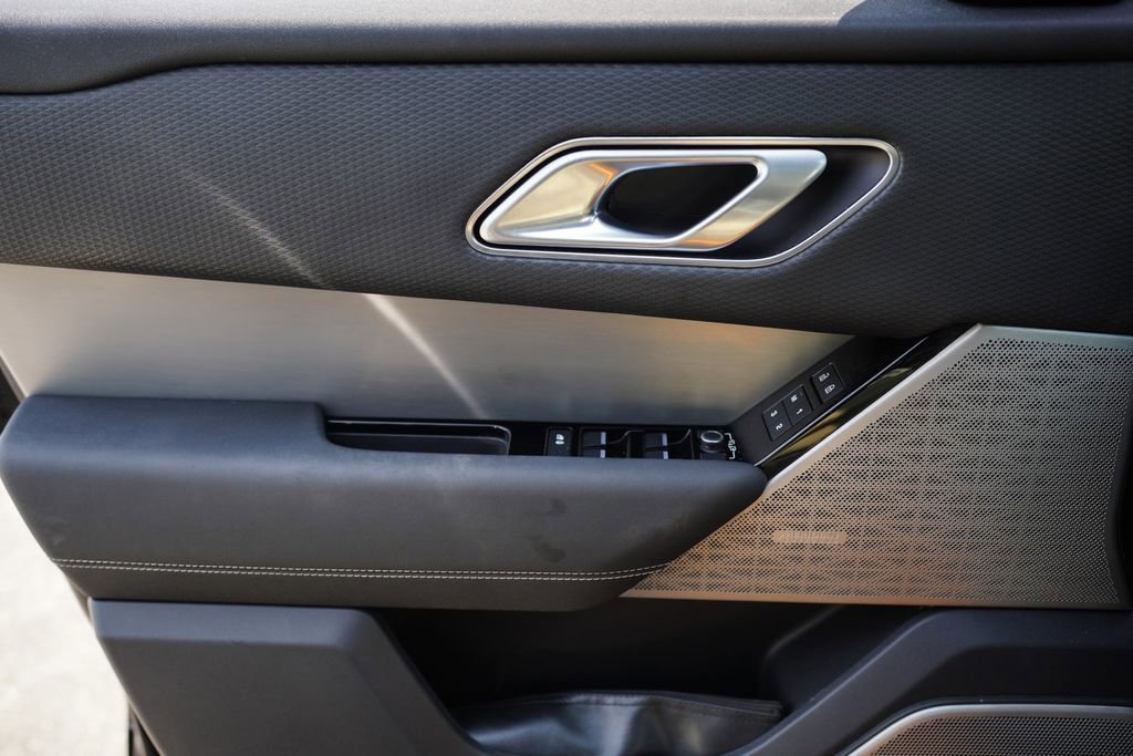 Used 2022 Land Rover Range Rover Velar R-Dynamic S AWD/4WD image 36