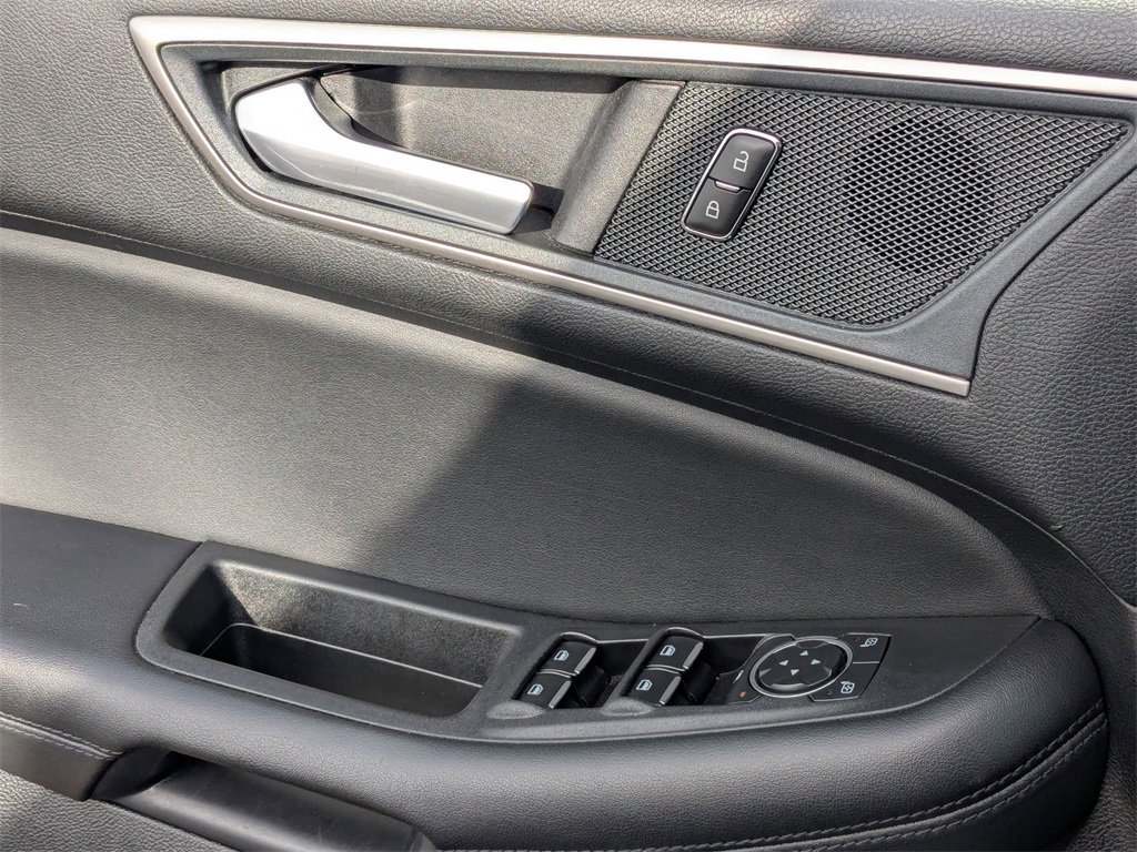 Used 2024 Ford Edge SEL image 17