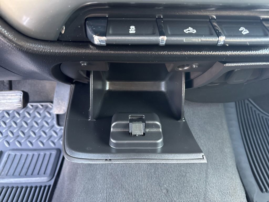 Used 2018 Chevrolet Silverado 1500 LT w/ All Star Edition image 41