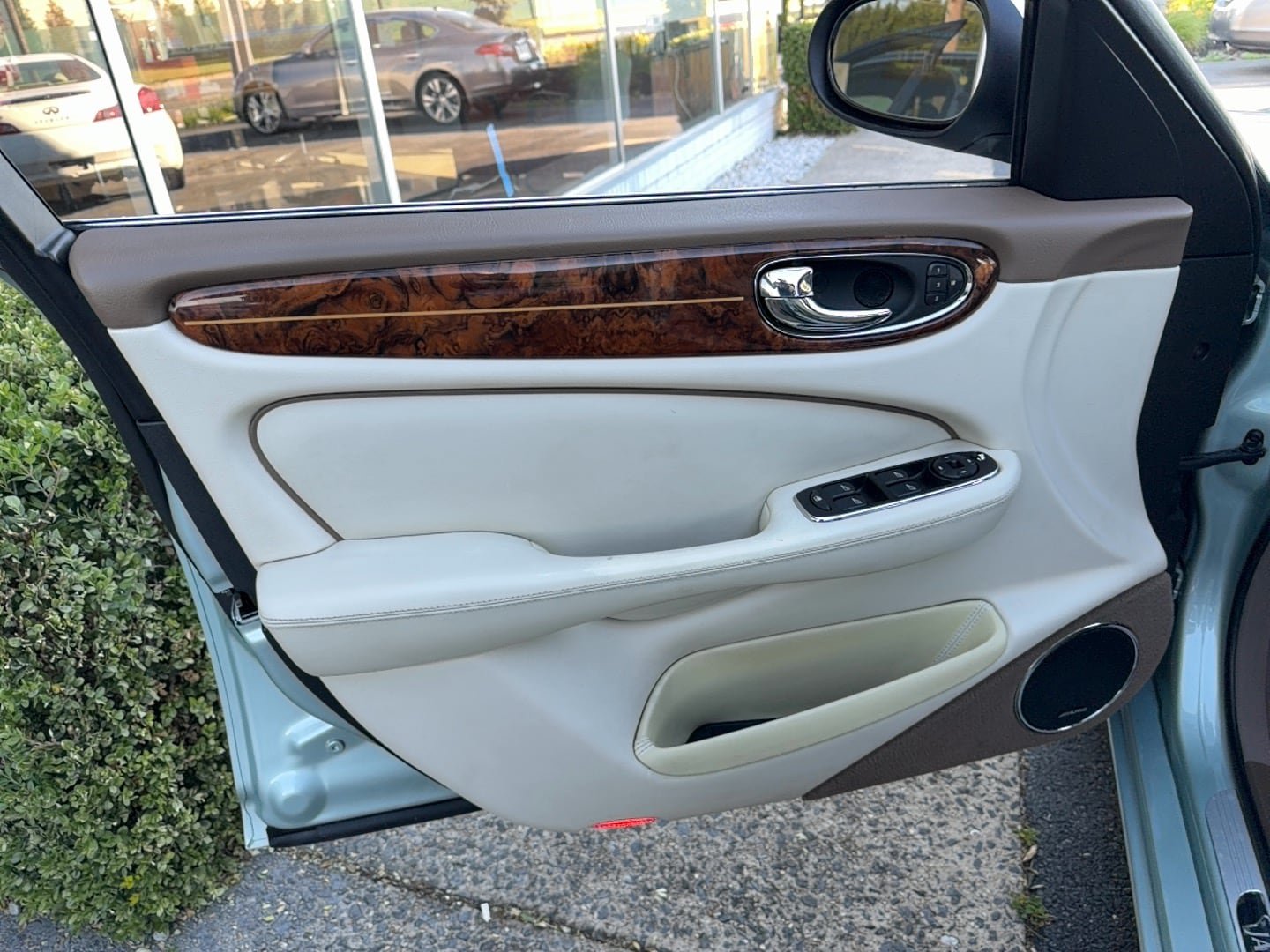 Used 2007 Jaguar XJ8 L RWD image 14