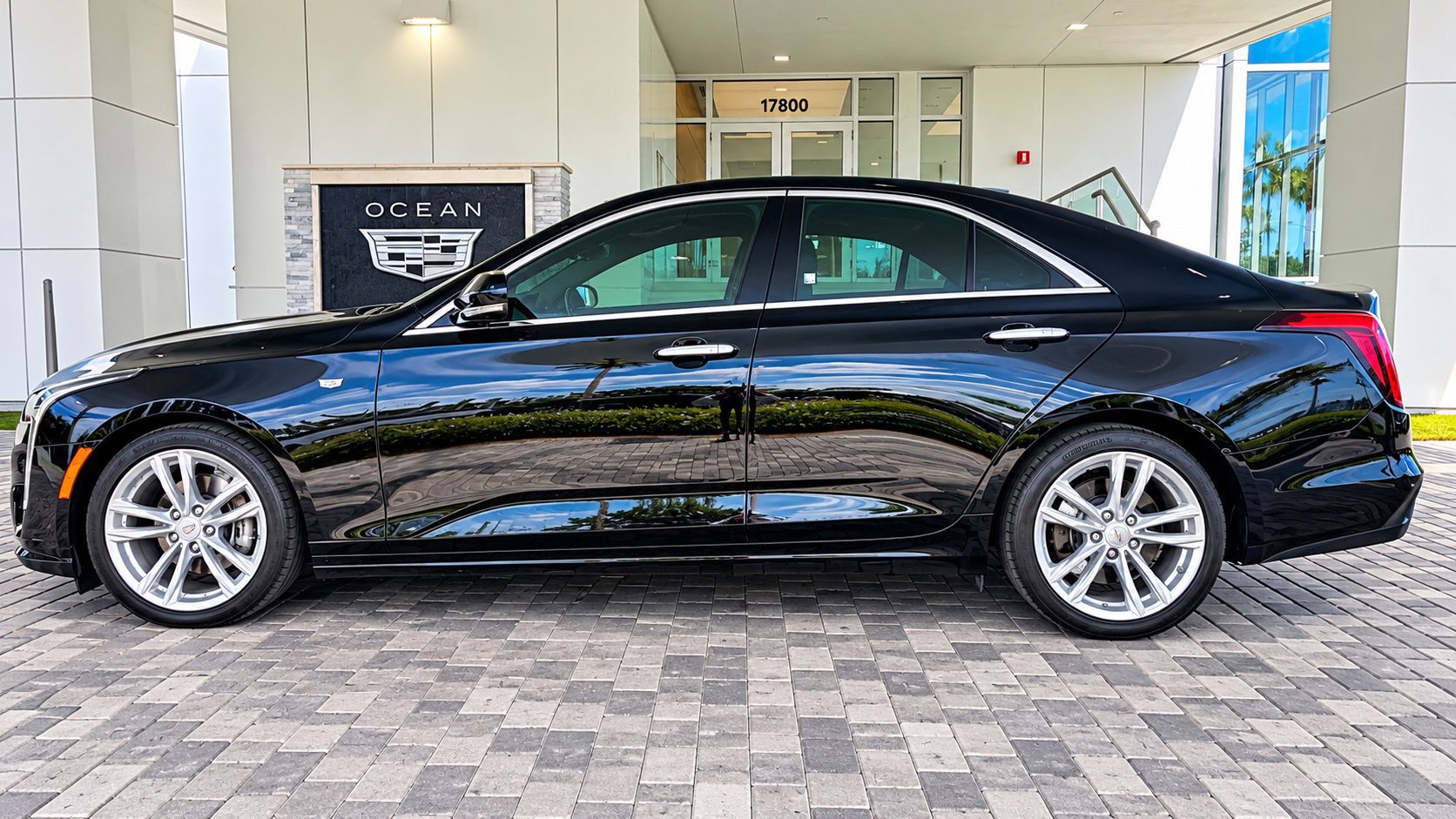 Certified 2024 Cadillac CT4 Luxury RWD image 2