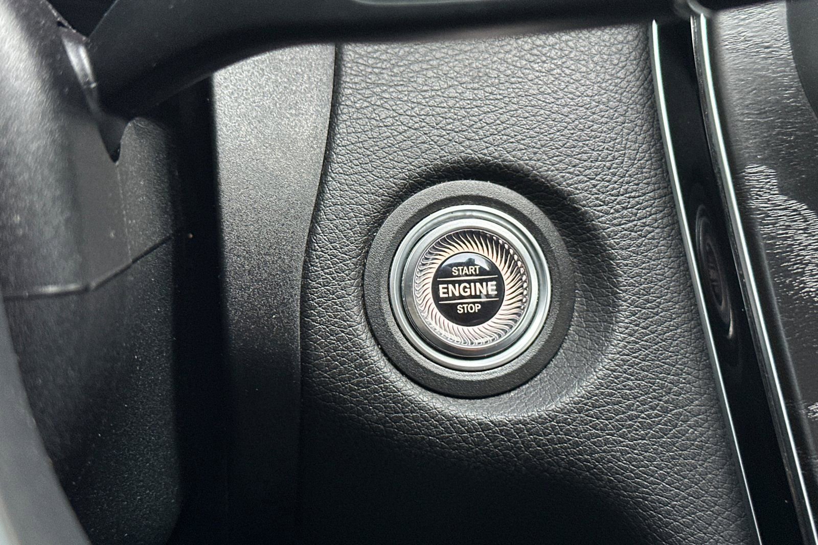 Used 2019 Mercedes-Benz C 300 Sedan image 21