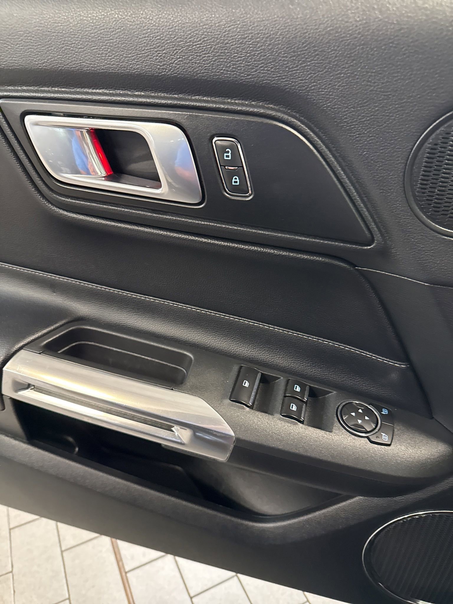 Used 2020 Ford Mustang GT Premium image 39