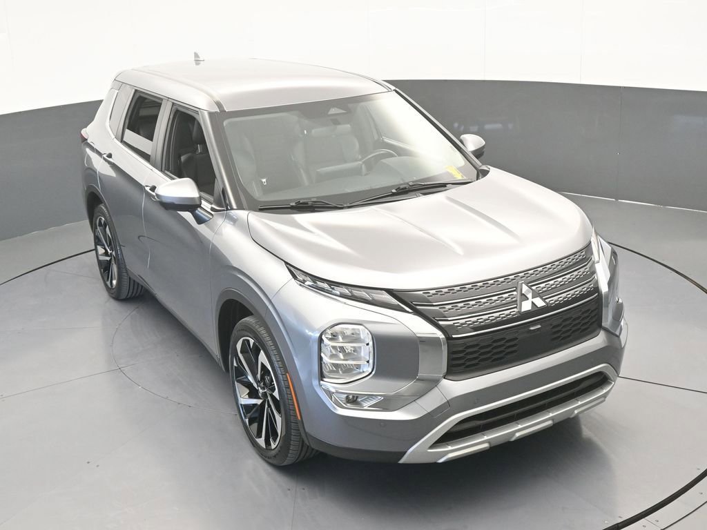 Used 2022 Mitsubishi Outlander SE image 49
