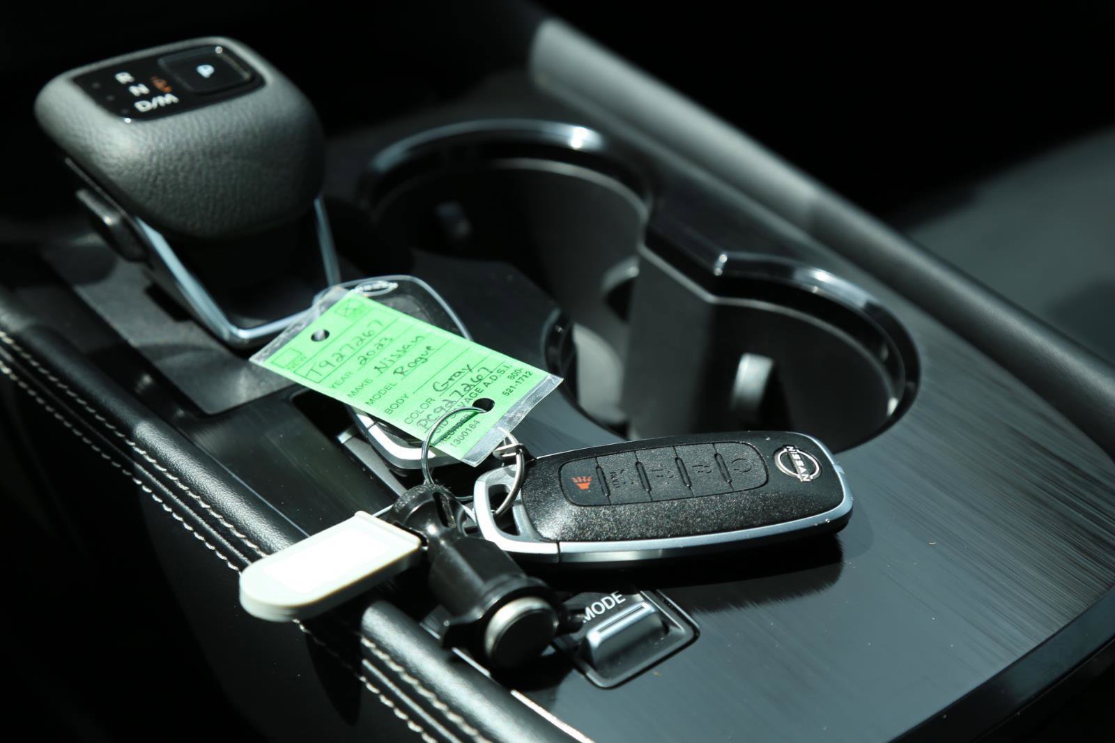 Used 2023 Nissan Rogue SL w/ SL Premium Package image 25