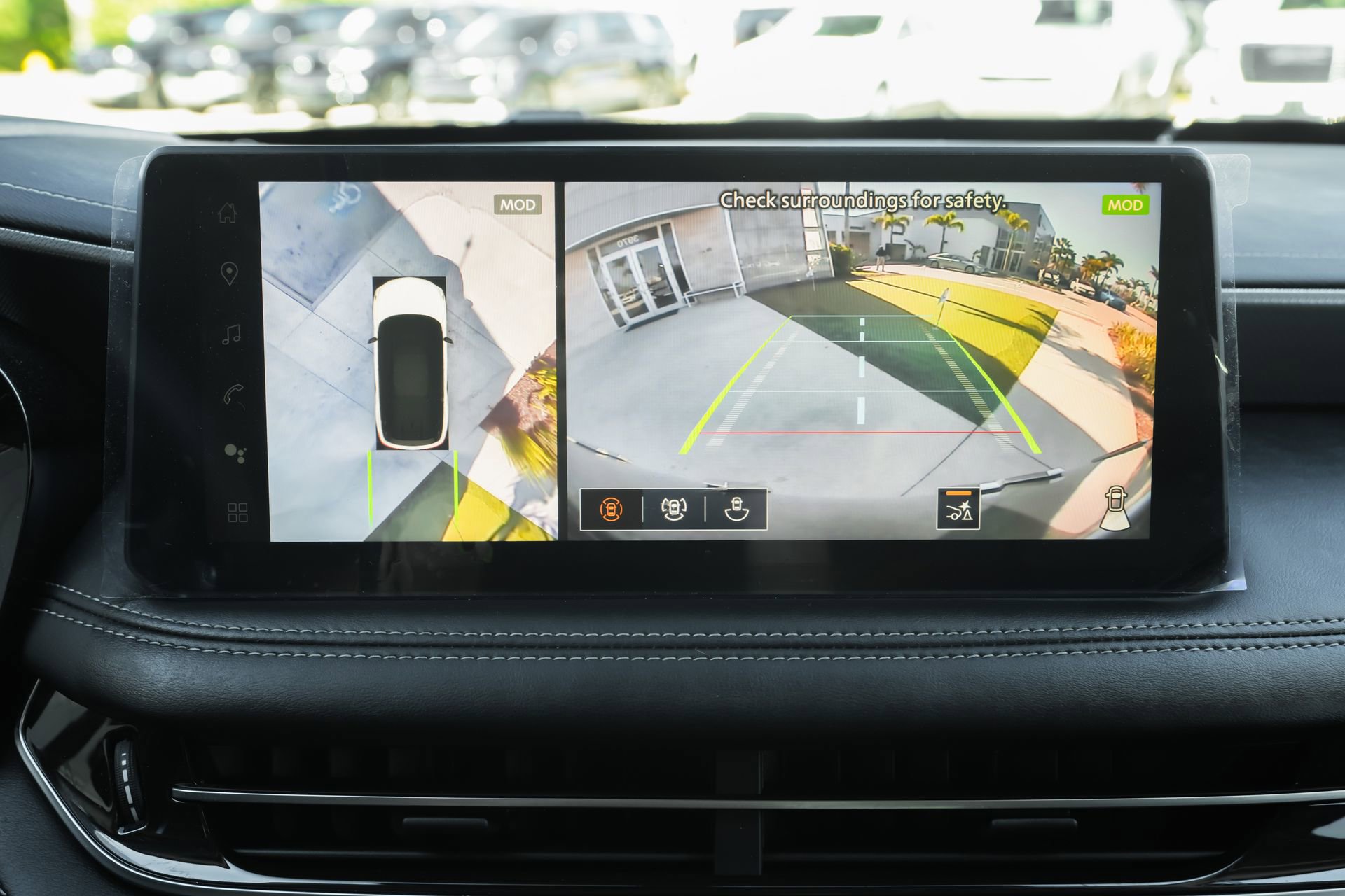 Used 2026 INFINITI QX60 Luxe w/ Cargo Package image 13