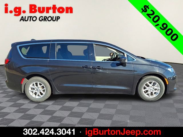 Certified 2023 Chrysler Voyager LX image 7