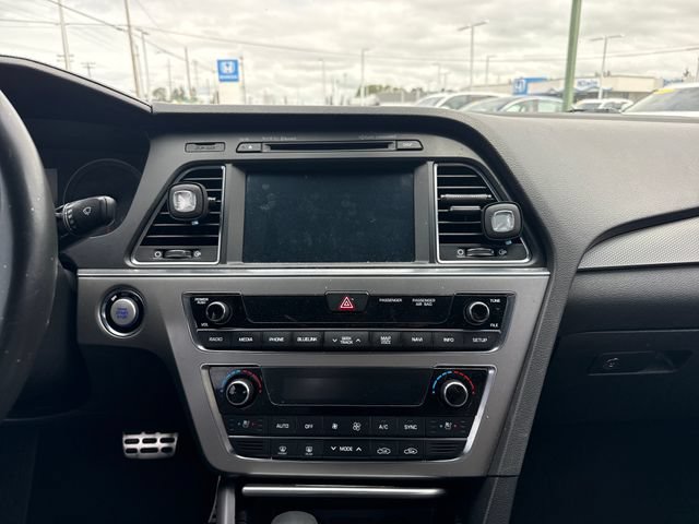 Used 2017 Hyundai Sonata Limited 2.0T FWD image 22