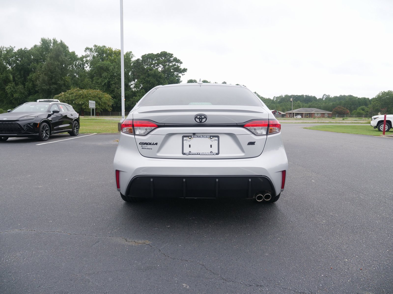 Used 2023 Toyota Corolla SE image 3
