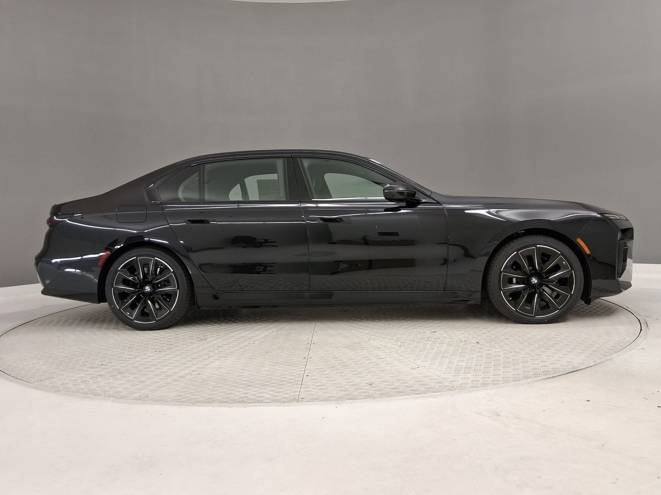 New 2026 BMW 750e xDrive w/ Premium Package AWD/4WD image 6