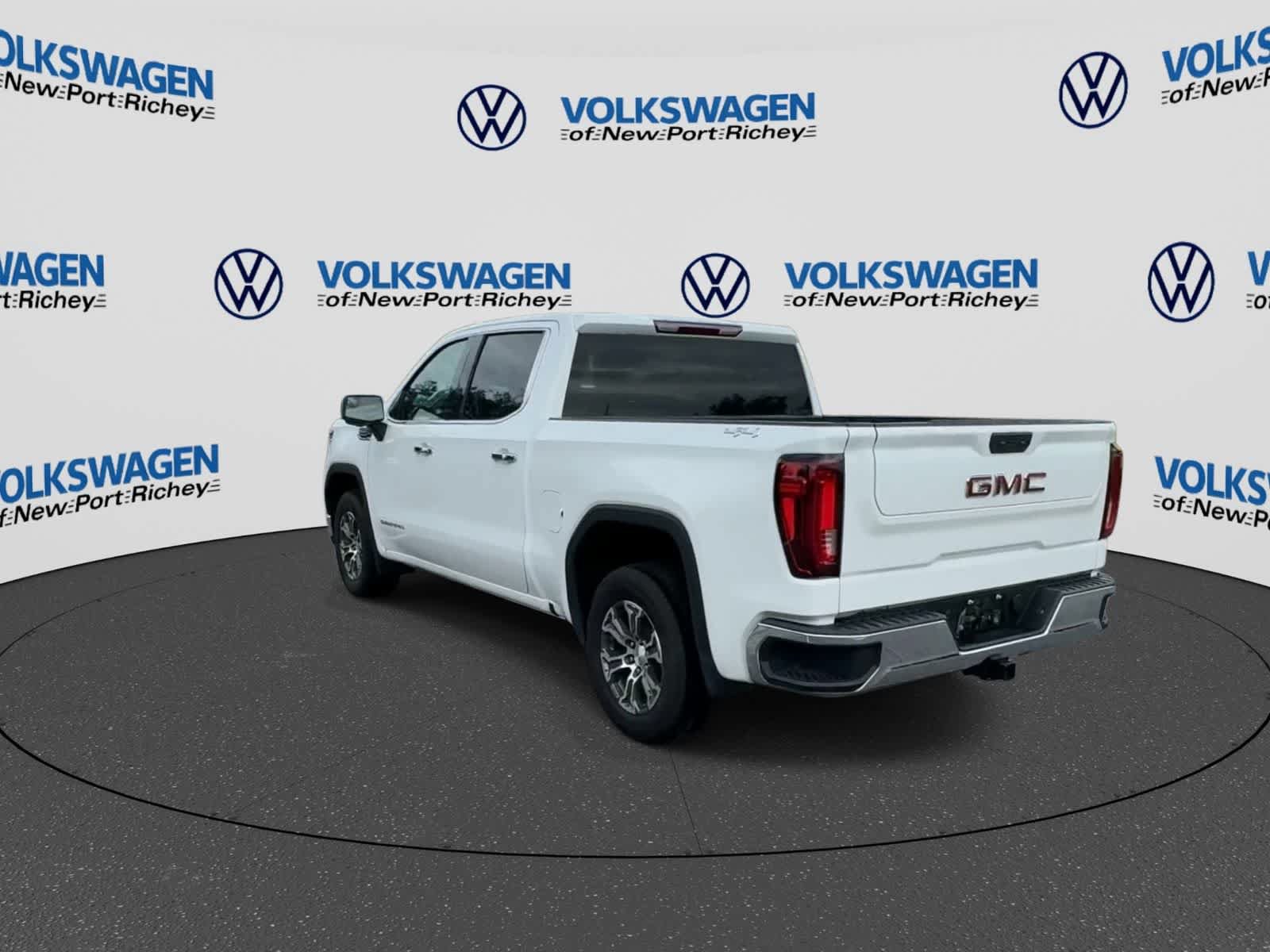 Used 2025 GMC Sierra 1500 SLT AWD/4WD image 6