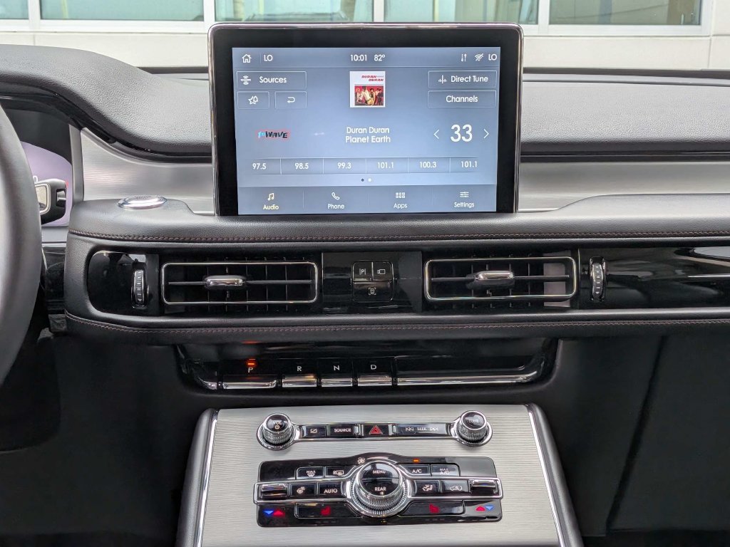 Certified 2024 Lincoln Aviator 2WD w/ Premium Package image 19