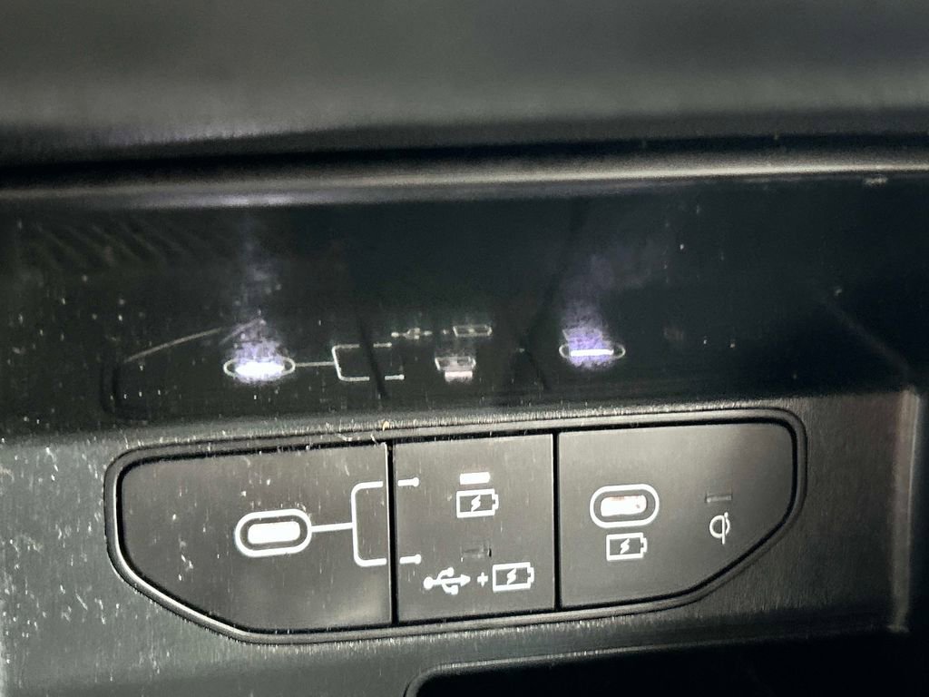 Used 2024 Kia Sorento S image 34