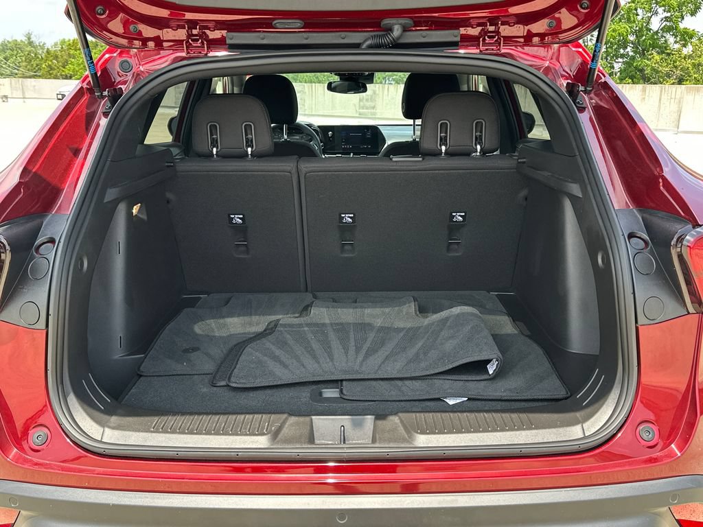 Used 2025 Chevrolet Trax RS w/ Sunroof Package FWD image 6