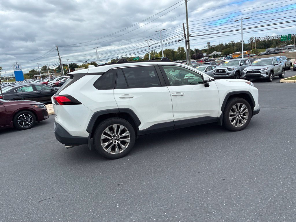 Used 2019 Toyota RAV4 XLE Premium w/ Cold Weather Package AWD/4WD image 7