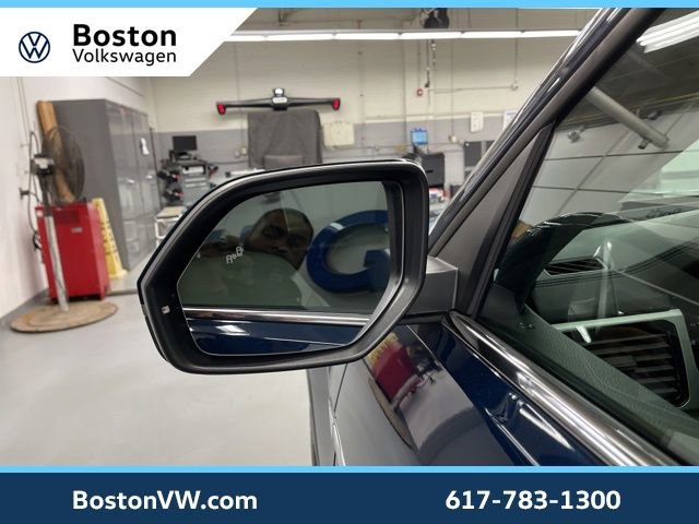 Certified 2022 Volkswagen Atlas SEL R-Line image 8