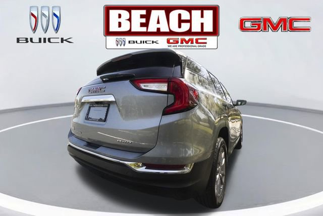 Used 2024 GMC Terrain SLT image 3