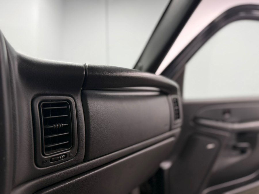 Used 2003 Chevrolet Avalanche 4x4 w/ Suspension Package, Off-Road image 46