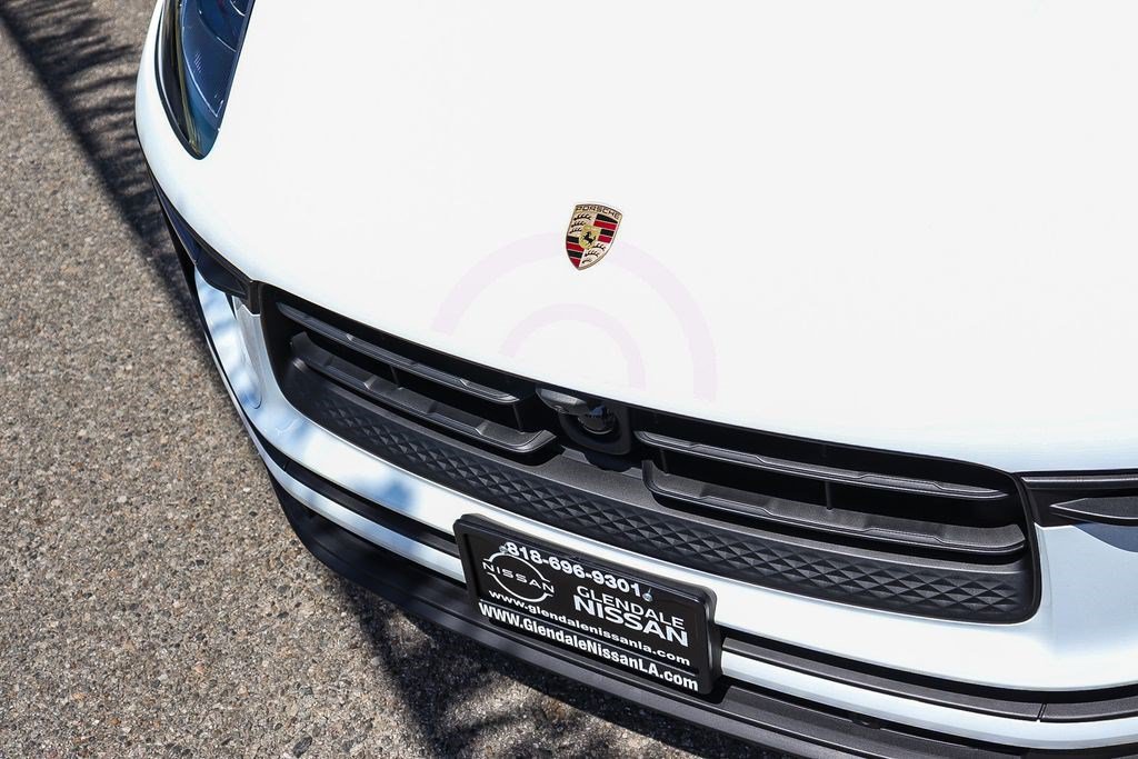 Used 2024 Porsche Macan AWD/4WD image 5
