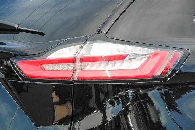 Used 2024 Ford Edge SEL image 11