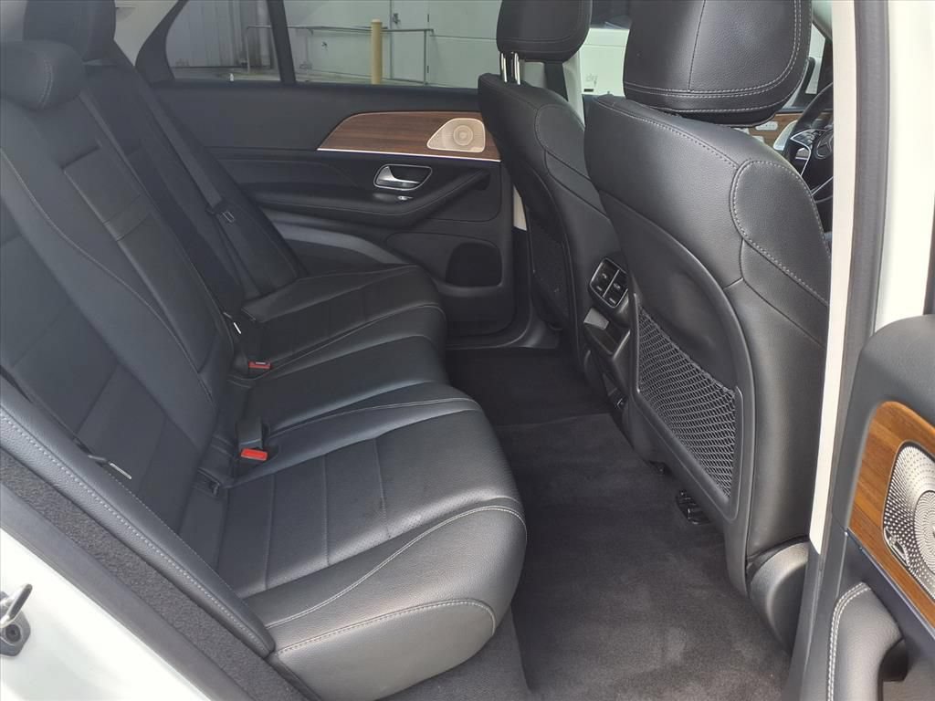 Used 2025 Mercedes-Benz GLE 350 4MATIC w/ Winter Package image 13