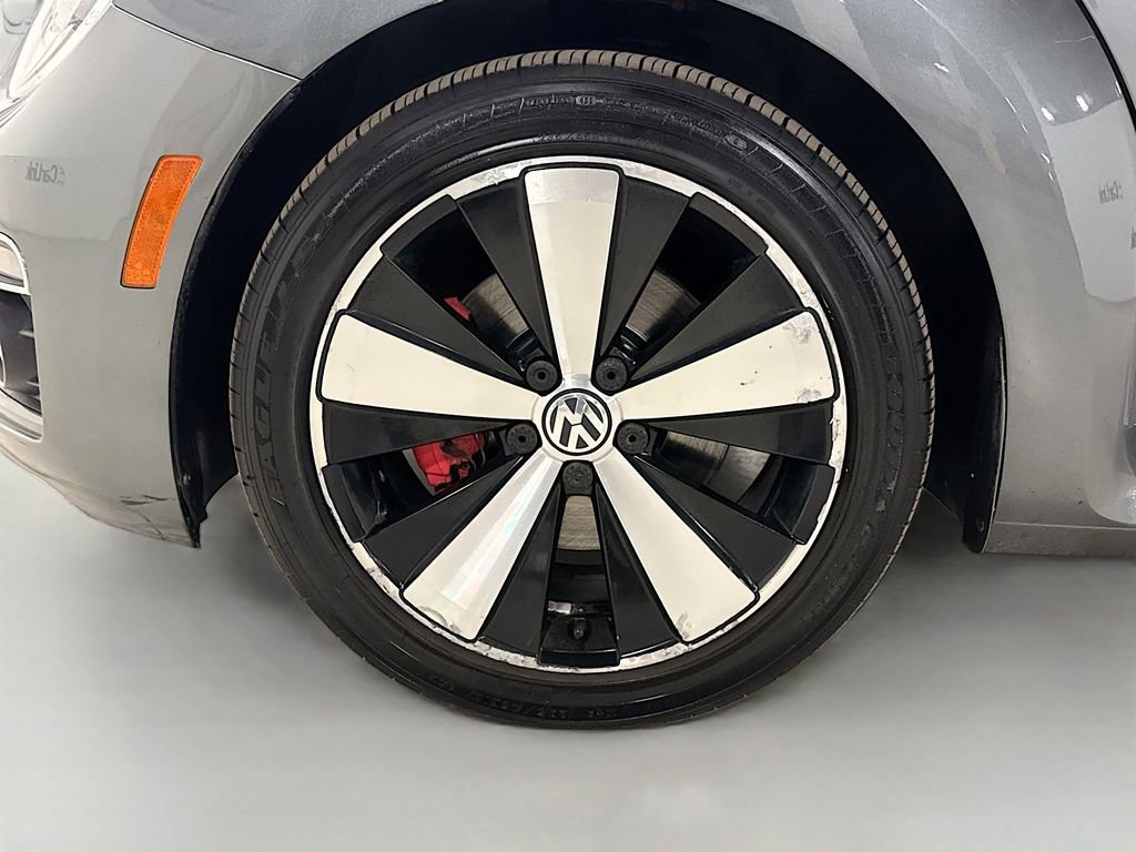 Used 2013 Volkswagen Beetle 2.0T image 34