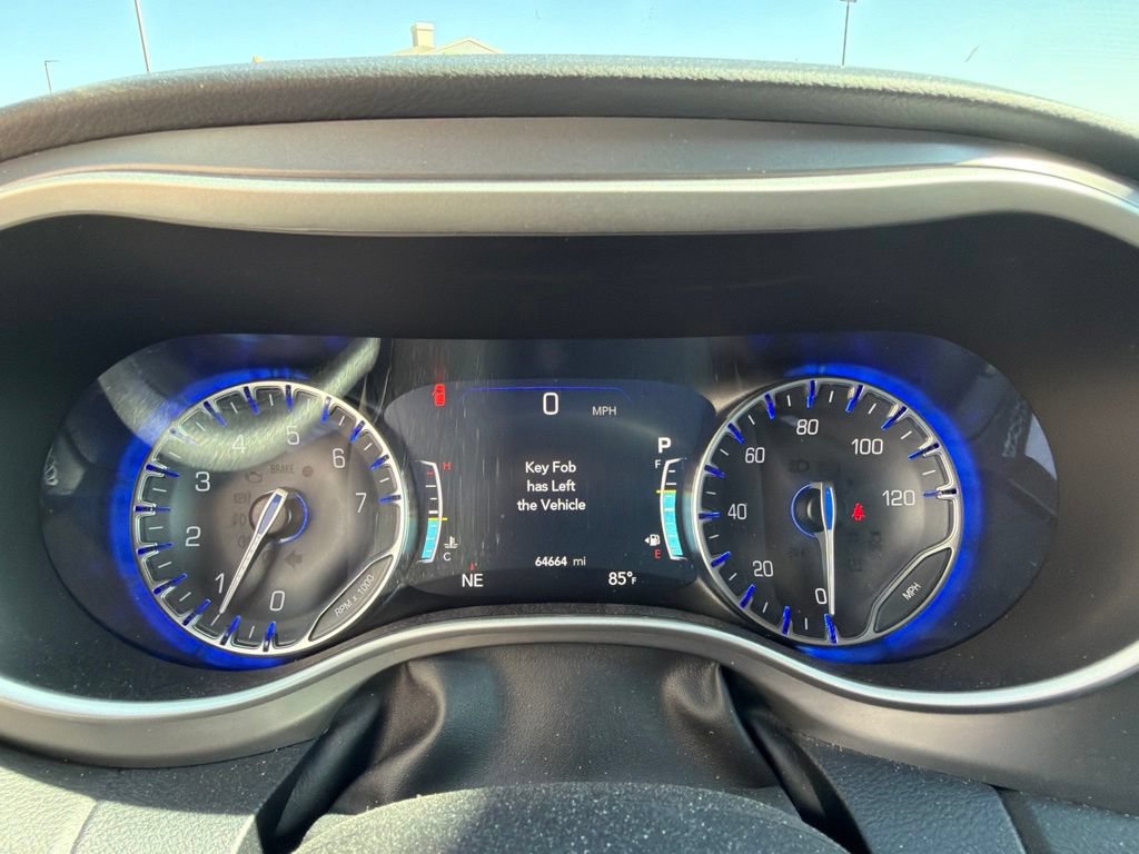Used 2025 Chrysler Pacifica Select FWD image 31