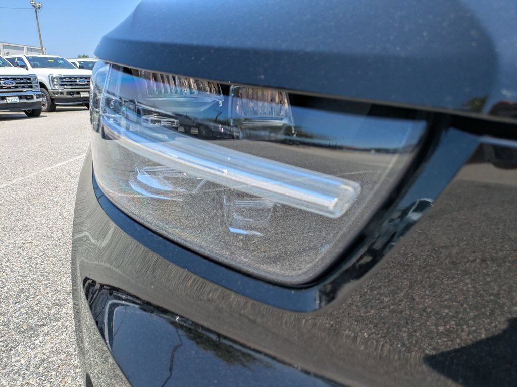 Certified 2022 Volvo XC40 T4 Momentum FWD image 10