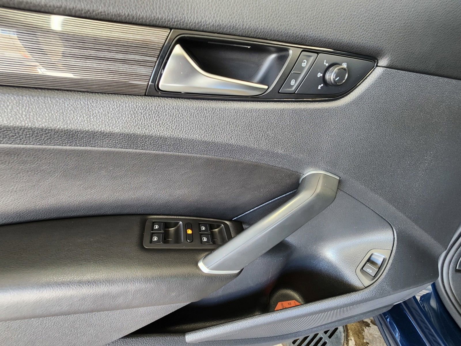 Used 2021 Volkswagen Passat 2.0T R-Line FWD image 34