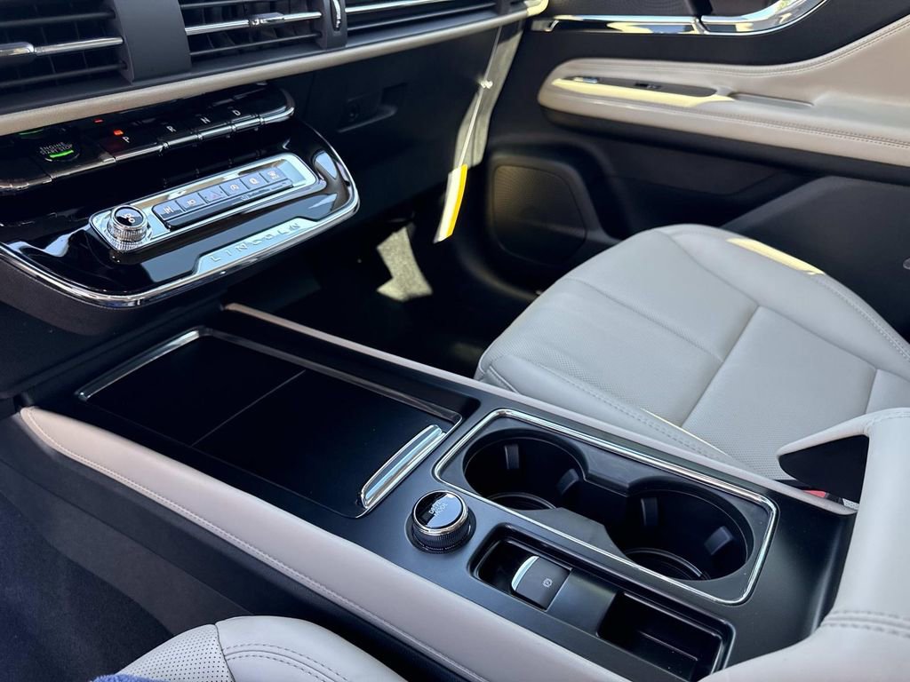 New 2026 Lincoln Corsair Premiere image 25